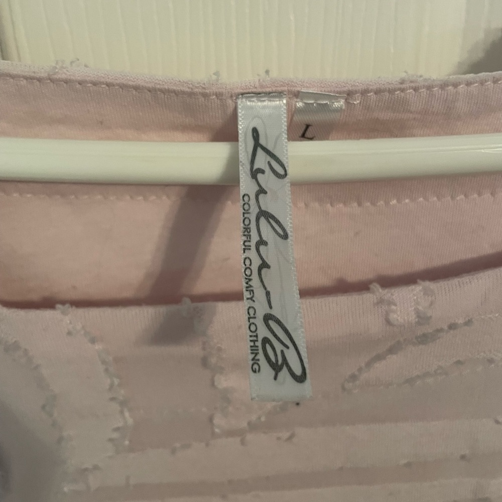 Beautiful light pink top. Size large. - Picture 3 of 6